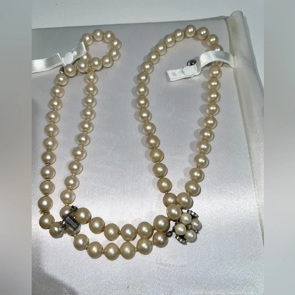 Vintage Long pearls Necklace - Picture 1 of 5